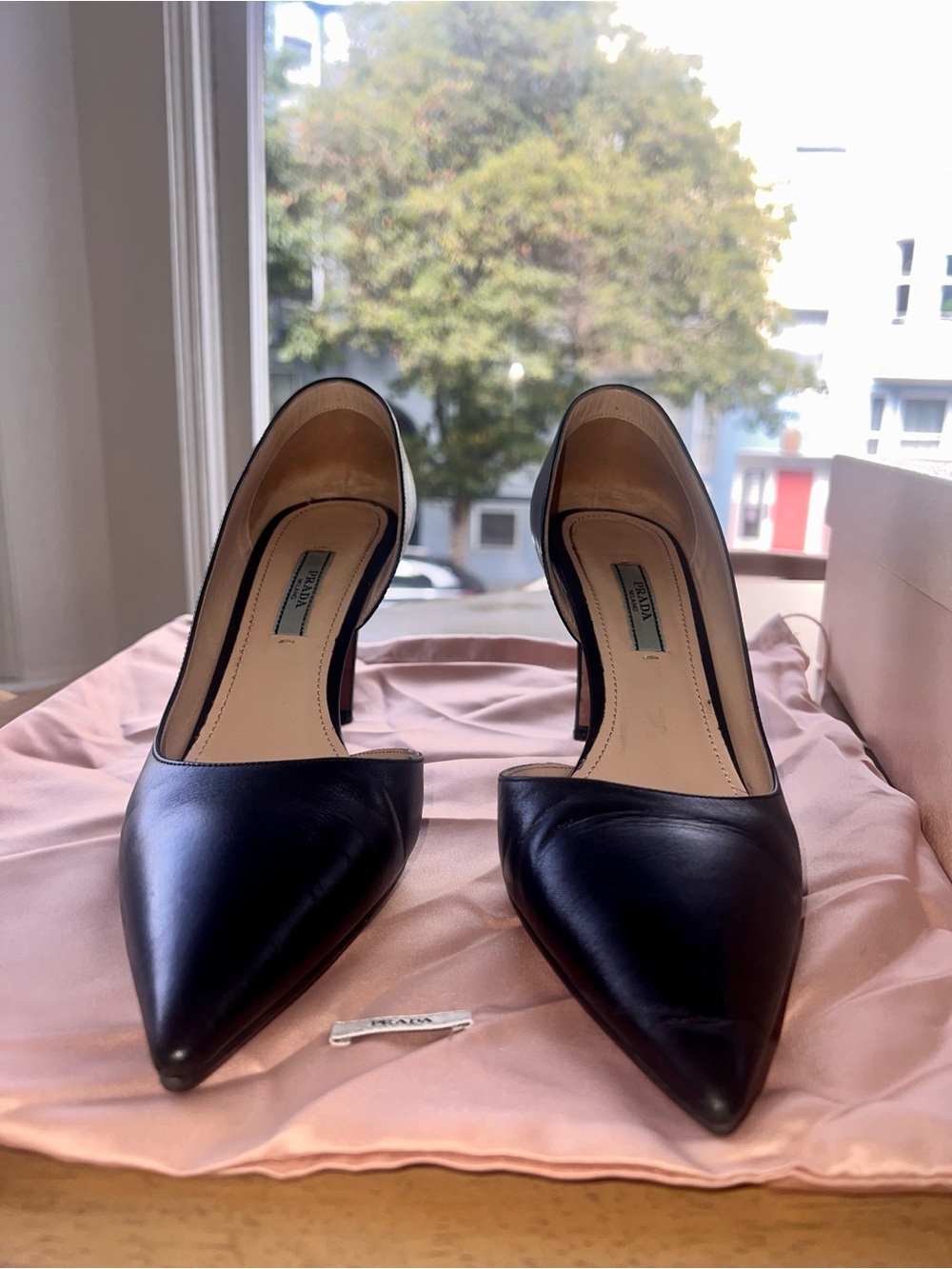 Prada Black Leather Pointed-Toe Stiletto Pumps - SZ 38.5 - Good